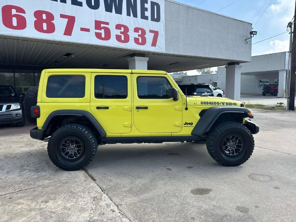 Used 2023 Yellow Jeep High Tide image 19