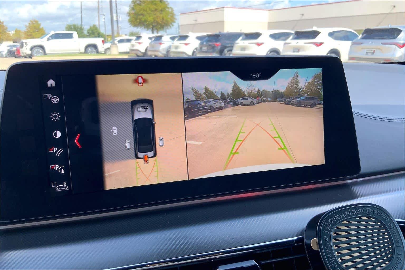 Used 2018 Alpine White BMW  image 23