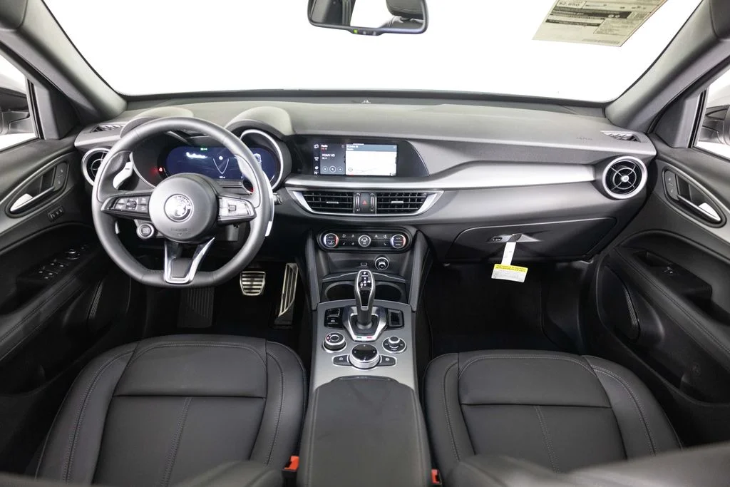 2025 Alfa Romeo Stelvio Base - Photo 22