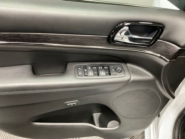 Used 2019 Bright White Clearcoat Jeep High Altitude image 14