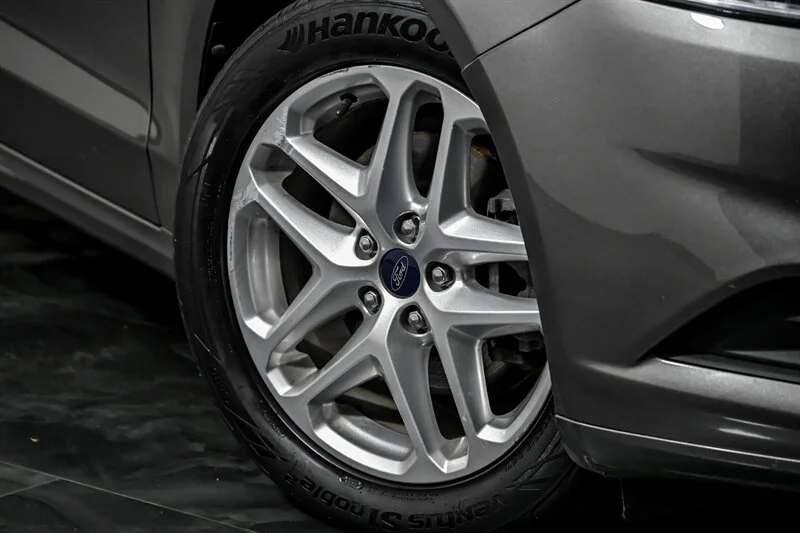 Used 2013 Sterling Gray Metallic Ford SE image 3