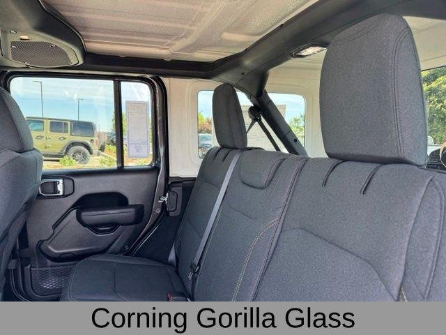New 2026 Granite Crystal Metallic Clear-Coat Exterior Paint Jeep Sport S image 19