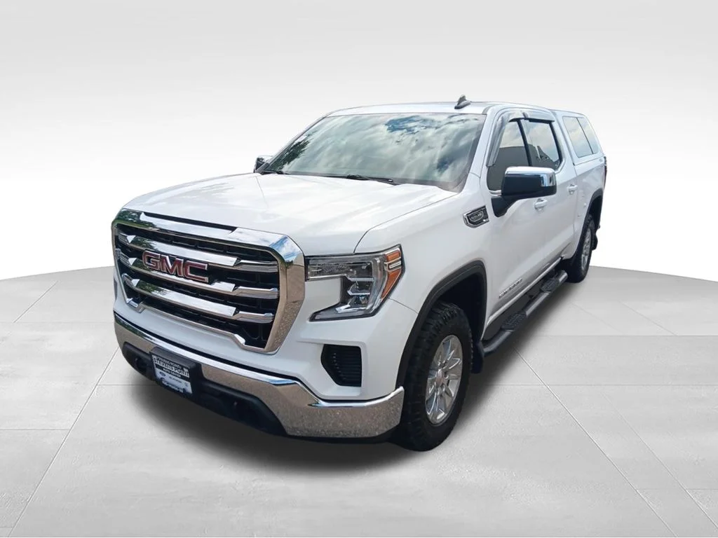 Used 2021 Summit White GMC SLE image 3