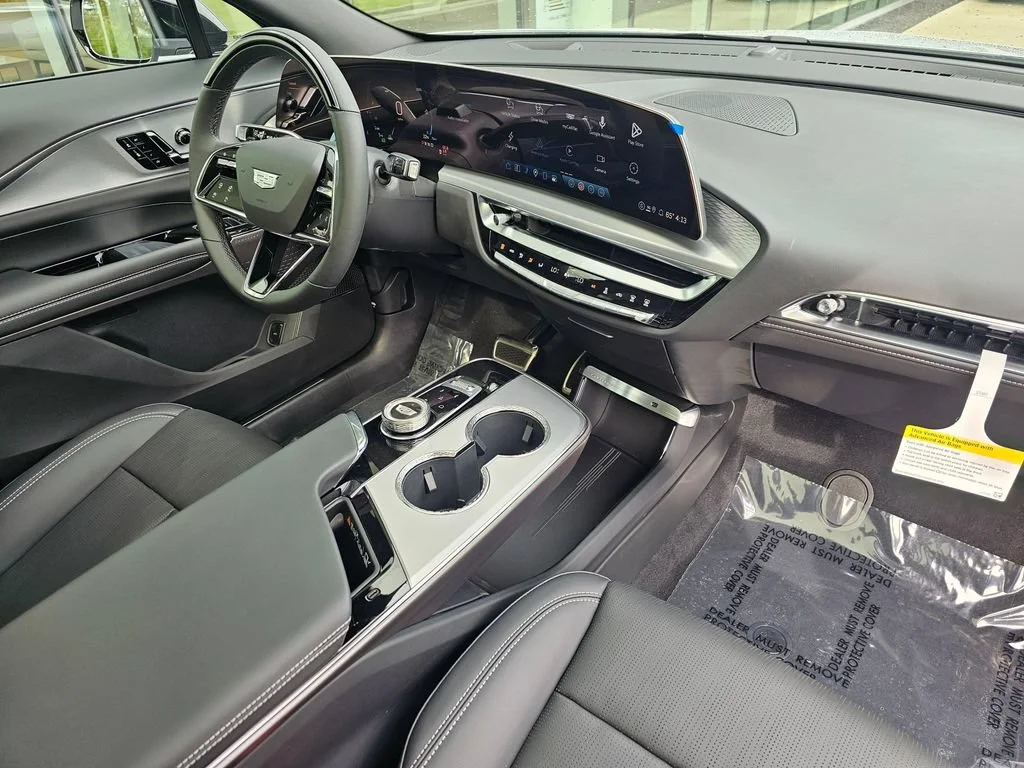 New 2027 Vibrant White Tricoat Cadillac Sport image 10