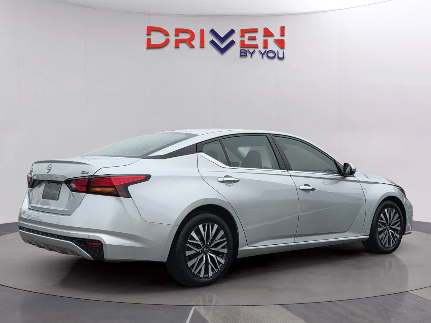 Used 2023 Brilliant Silver Metallic Nissan 2.5 SV image 5