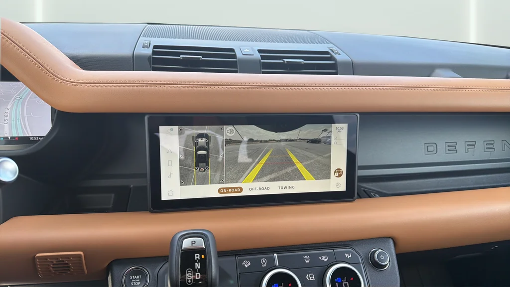 Used 2024  Land Rover X-Dynamic SE image 23
