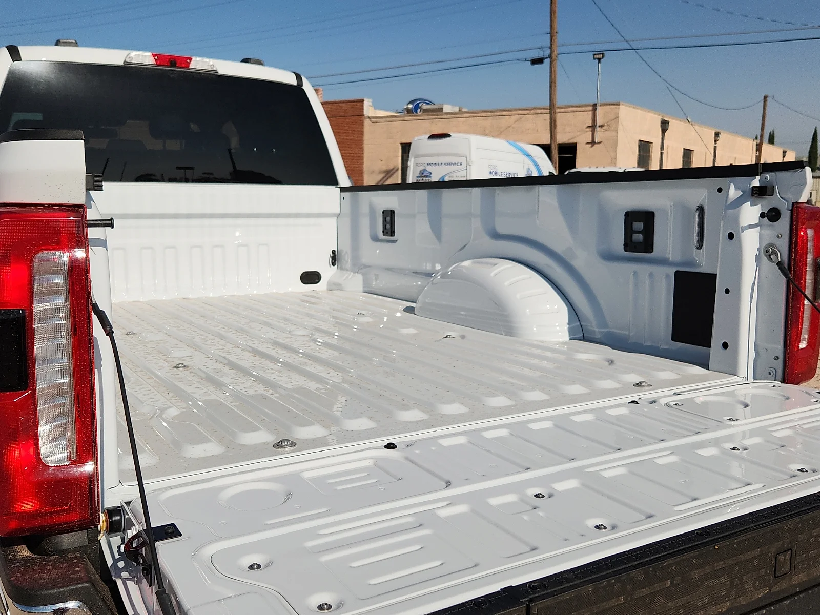 New 2026 Oxford White Ford Lariat image 12