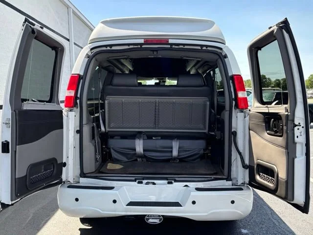 Used 2020 Summit White GMC Work Van image 10