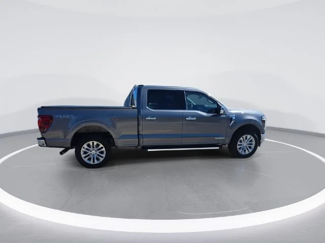 Used 2025 Gray Ford Lariat image 9