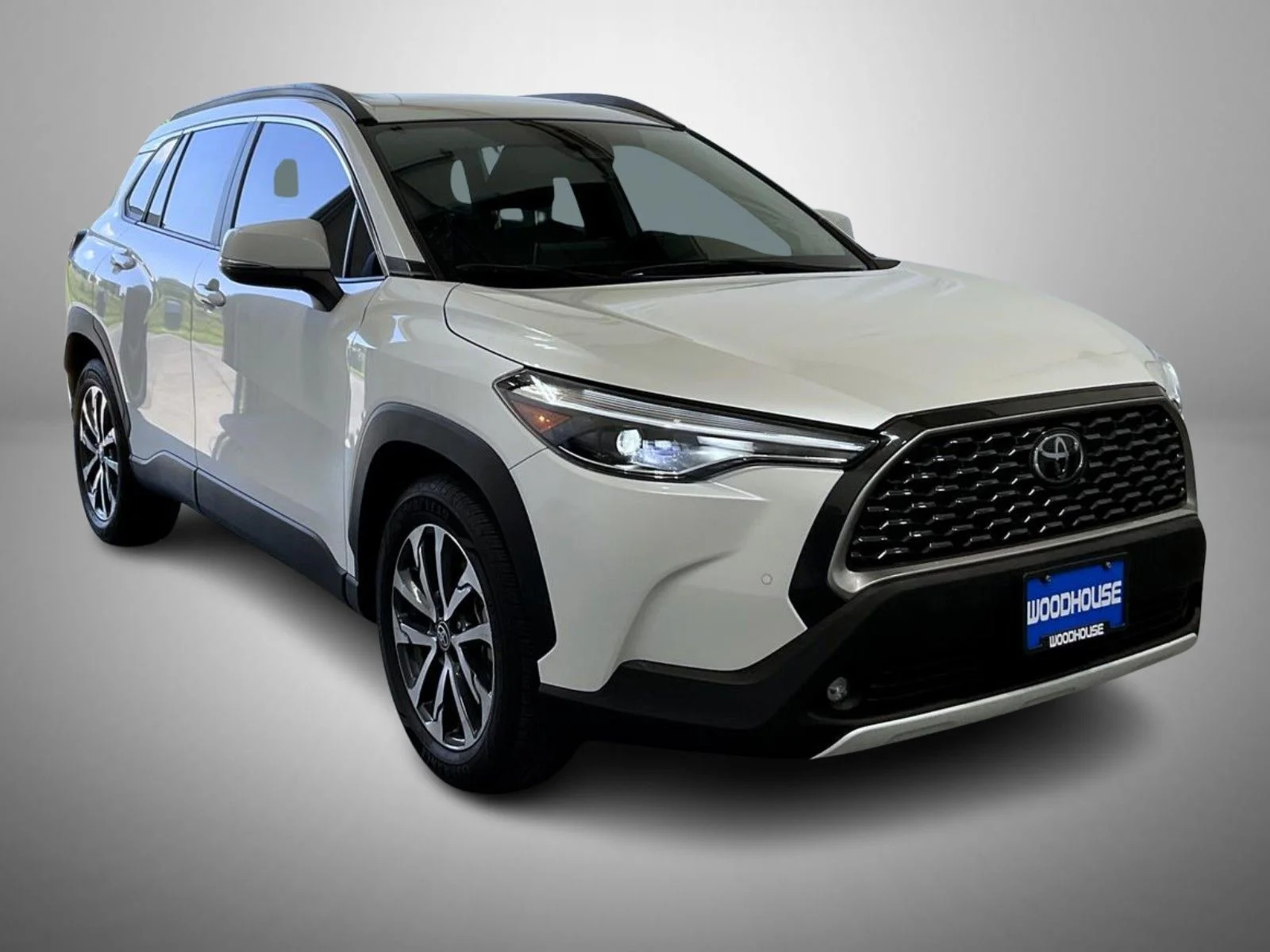 Used 2024 Beige Toyota XLE image 3