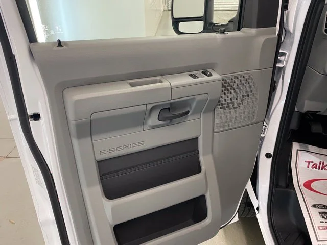 New 2025 Oxford White Ford E-350 SRW image 32