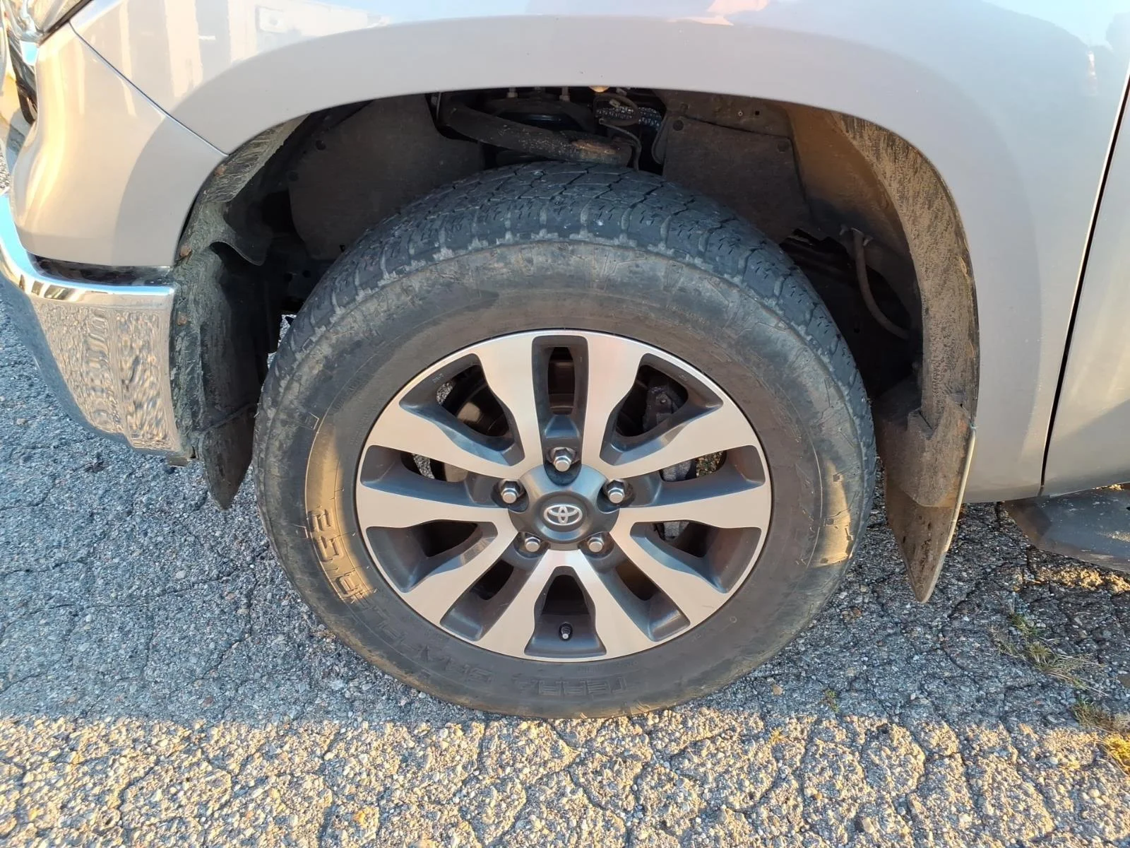 Used 2018 Silver Sky Metallic Toyota Limited image 8