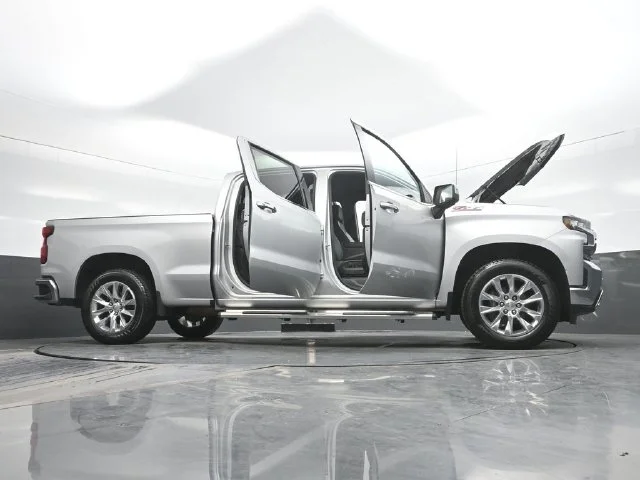 Used 2021 Silver Chevrolet LTZ image 31