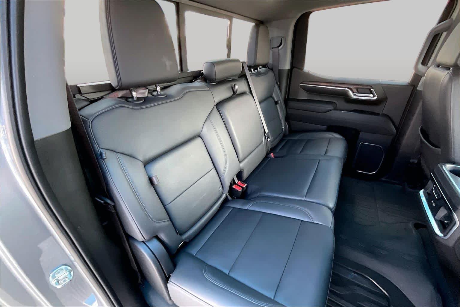Used 2023 Sterling Metallic GMC SLT image 19