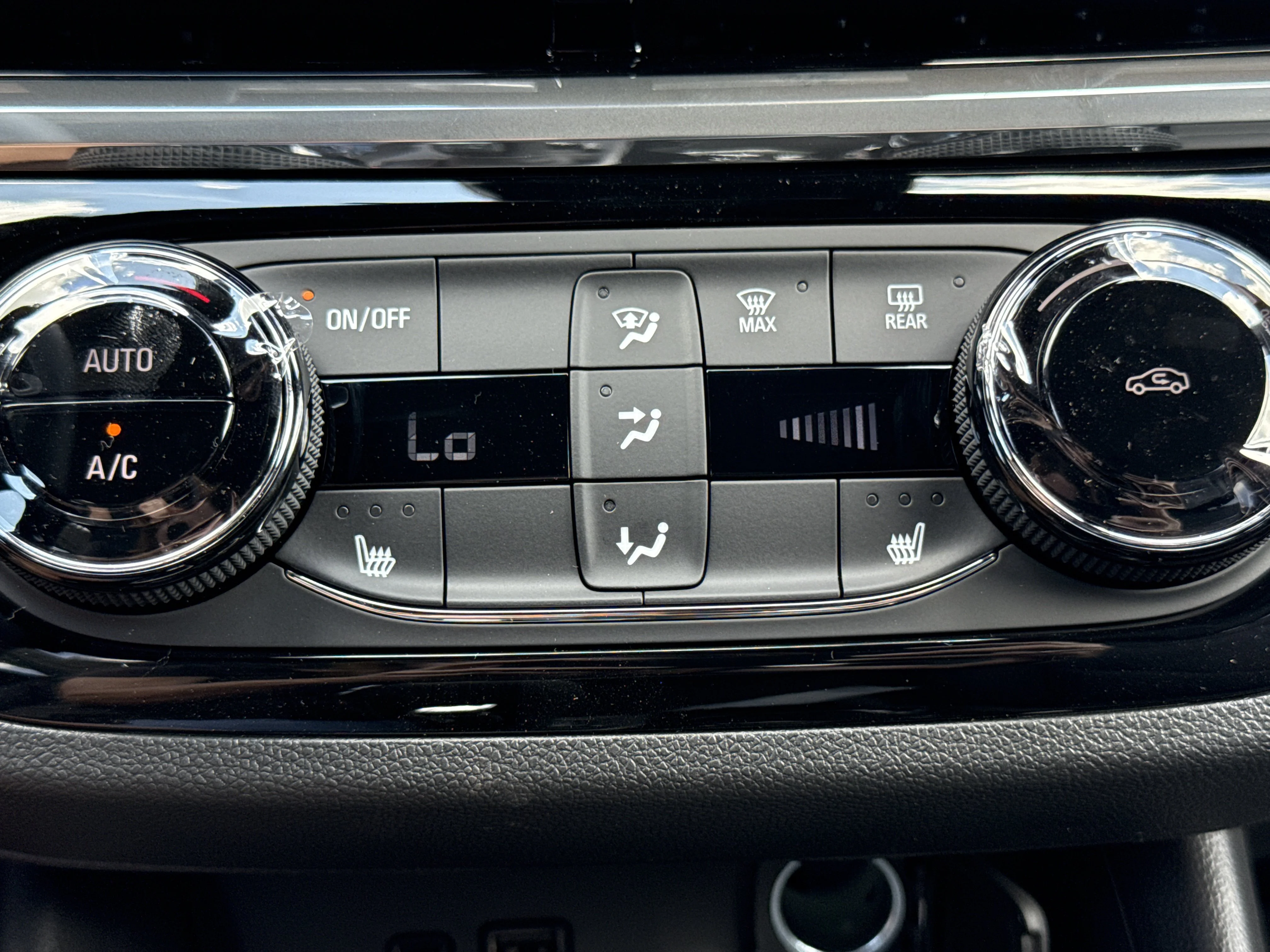 New 2026 Ebony Twilight Metallic Buick Sport Touring image 18