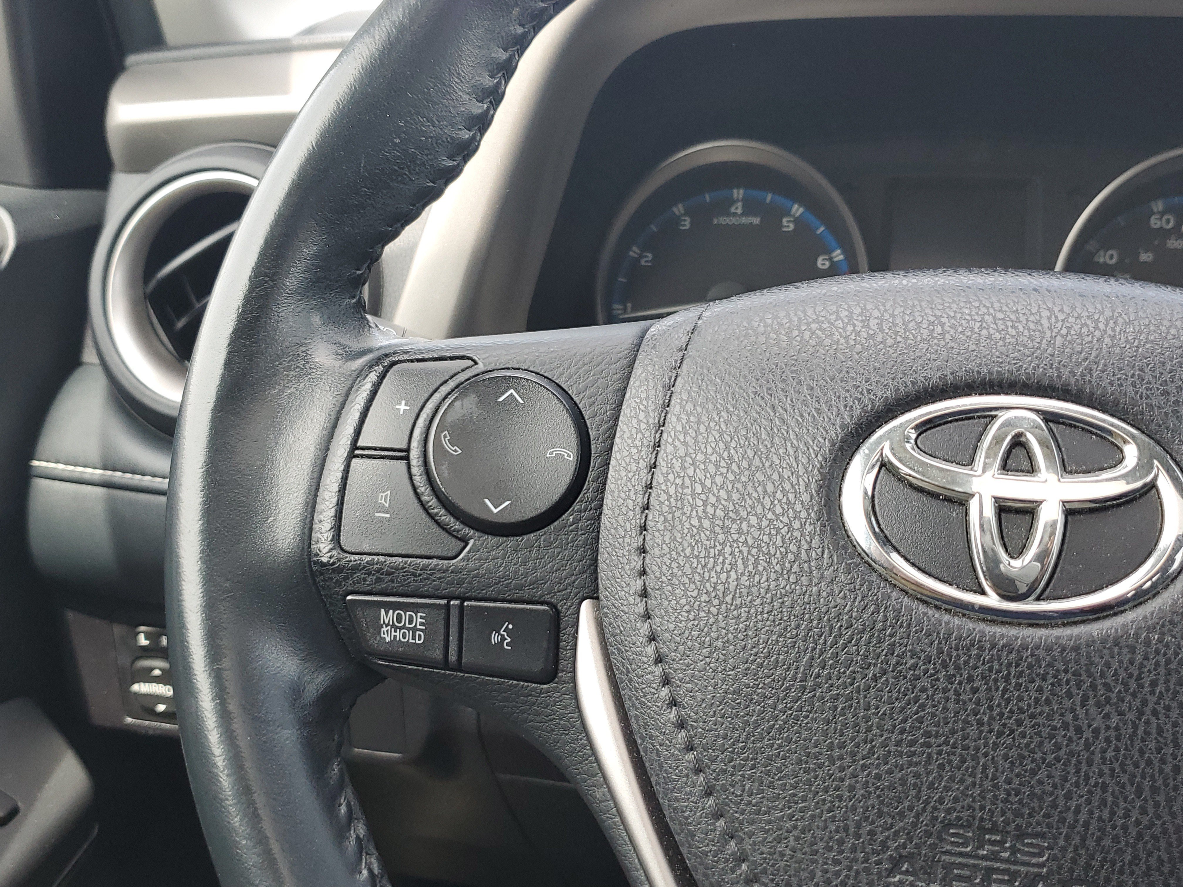 Used 2018 Magnetic Gray Metallic Toyota XLE image 24