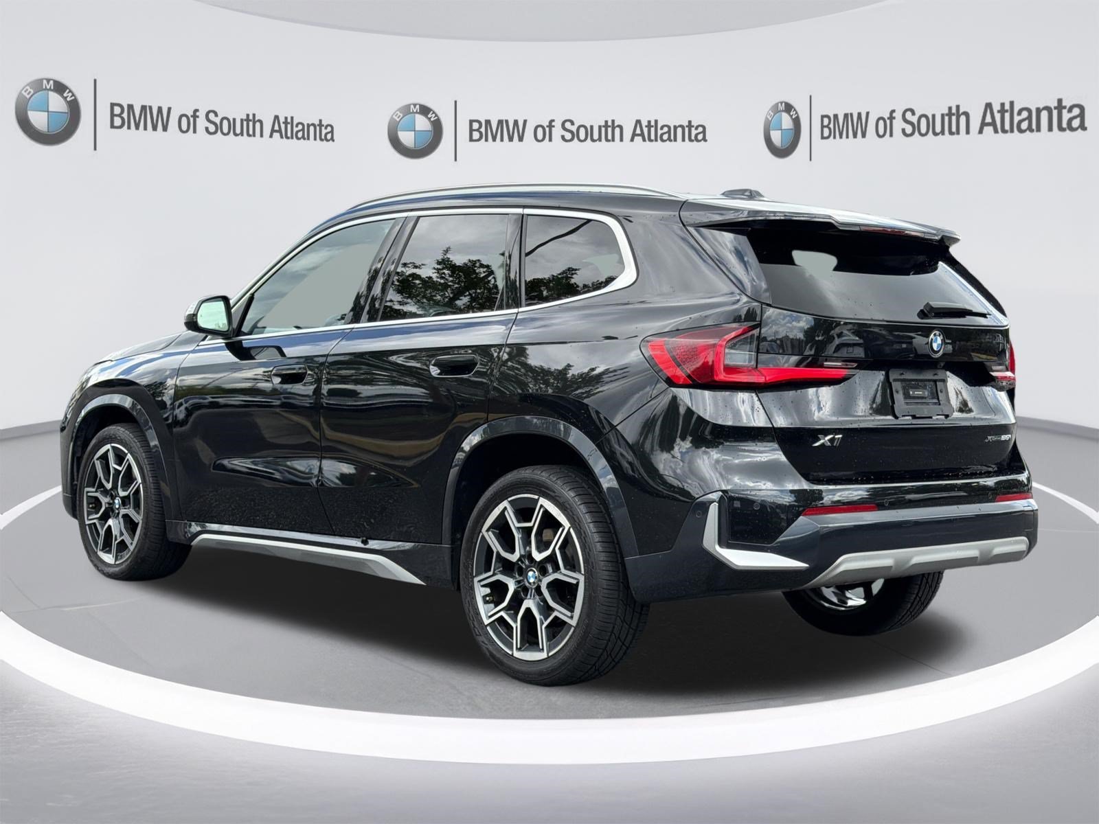 Used 2023 Black Sapphire Metallic BMW xDrive28i image 24