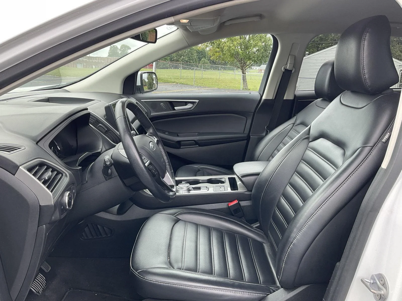 Used 2024 WHITE Ford SEL image 9