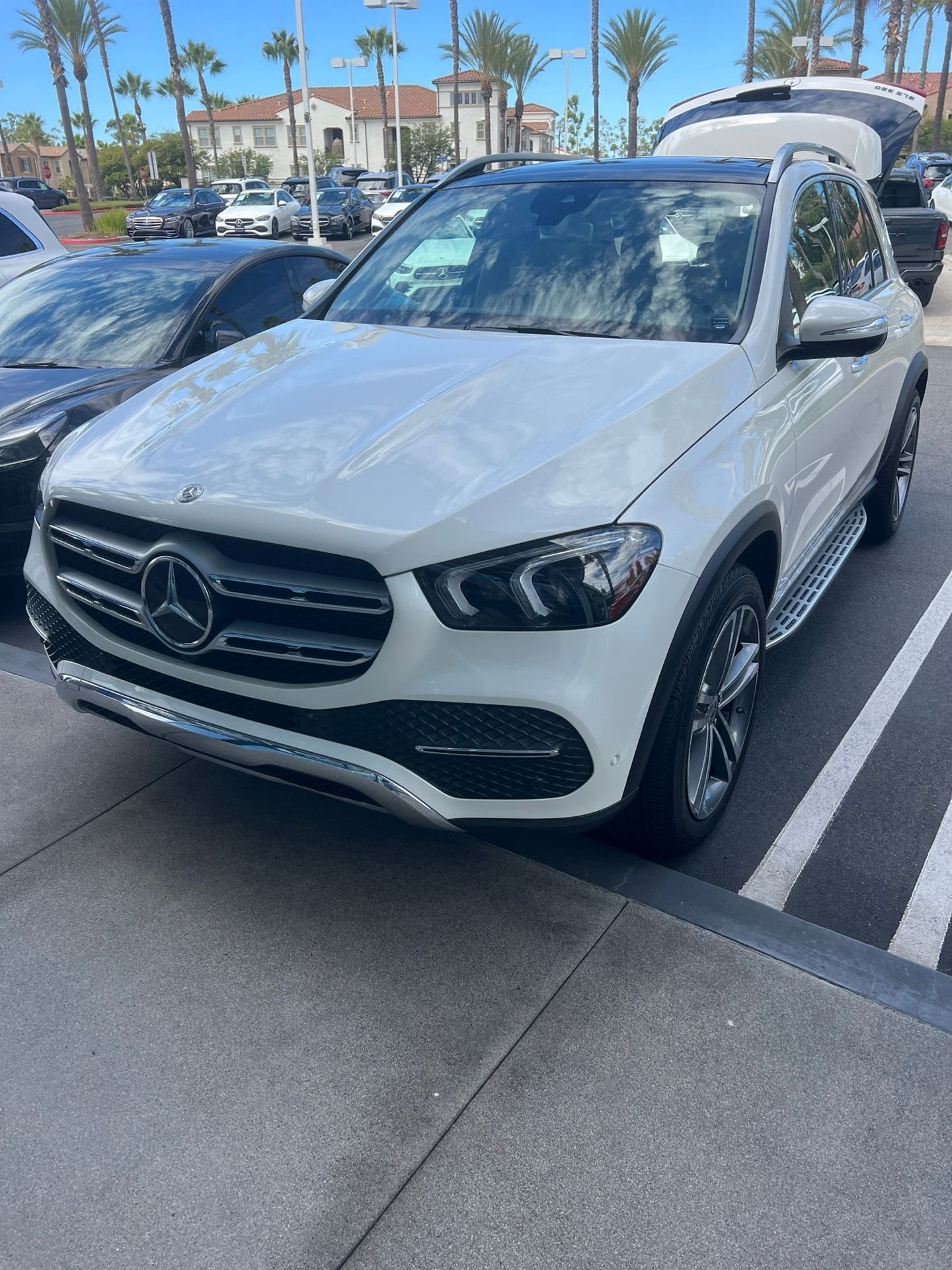 Used 2020 White Mercedes-Benz GLE 350 image 1