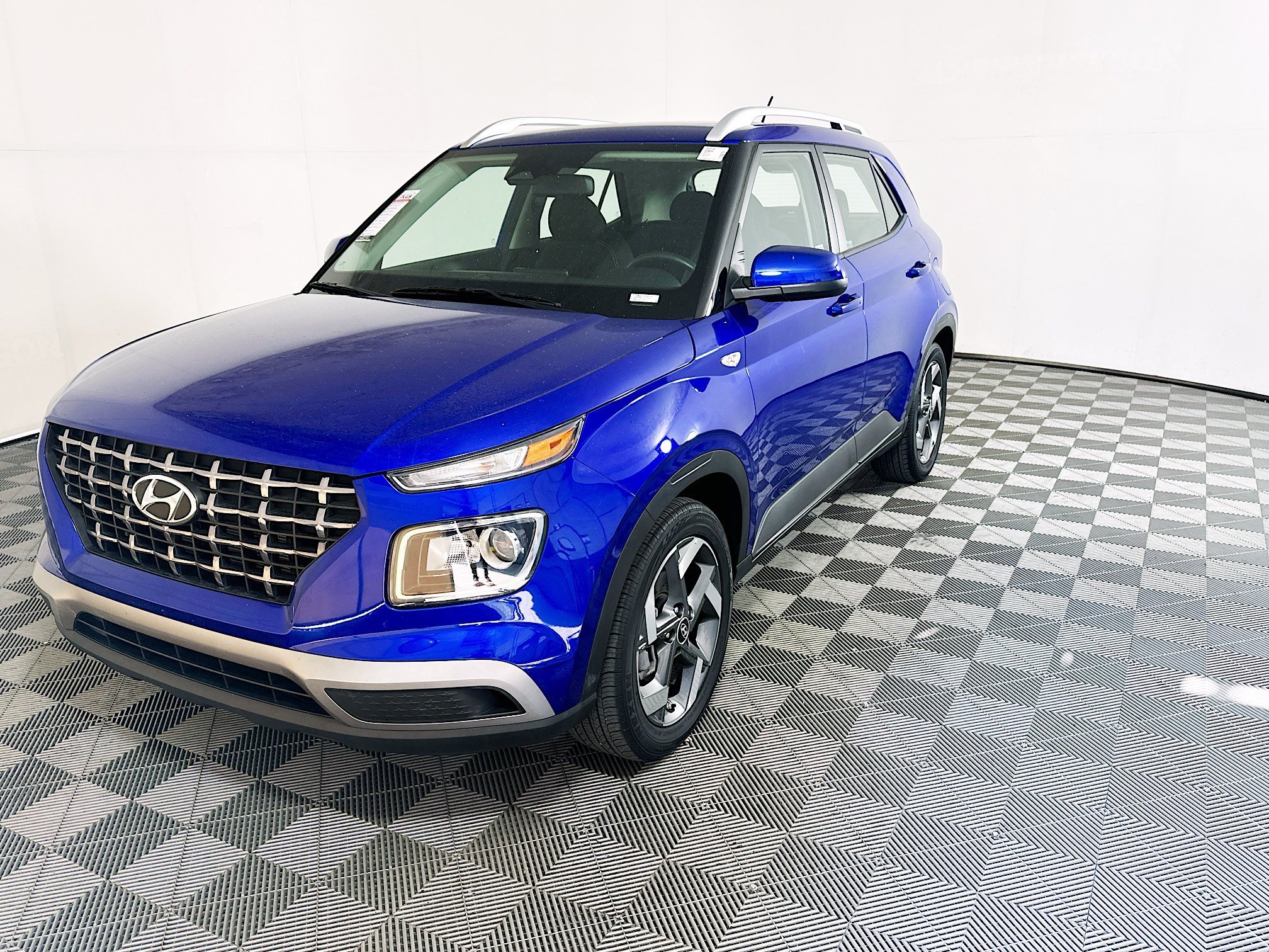 Used 2025 Intense Blue Hyundai SEL image 7