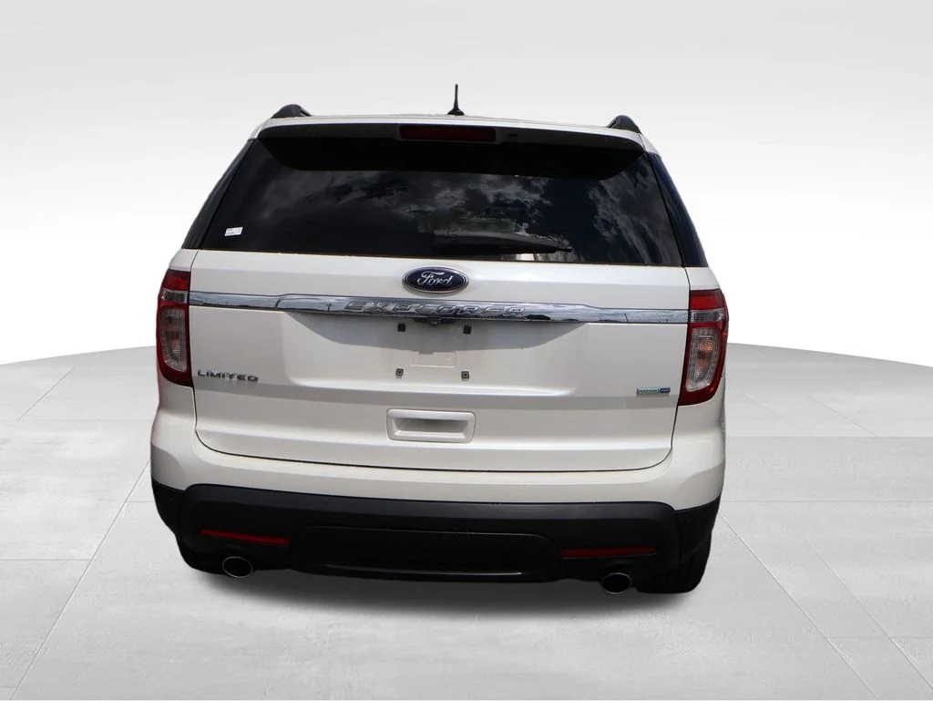Used 2014 White Platinum Clearcoat Metallic Ford Limited image 14