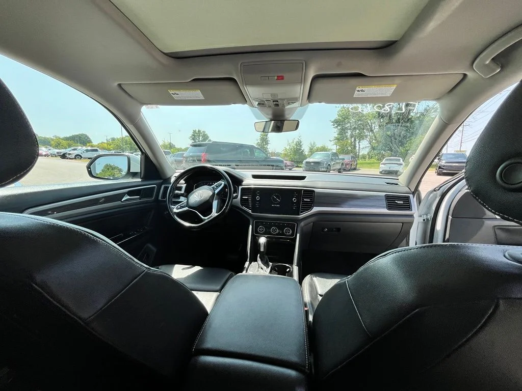 Used 2021 White Volkswagen SEL image 13