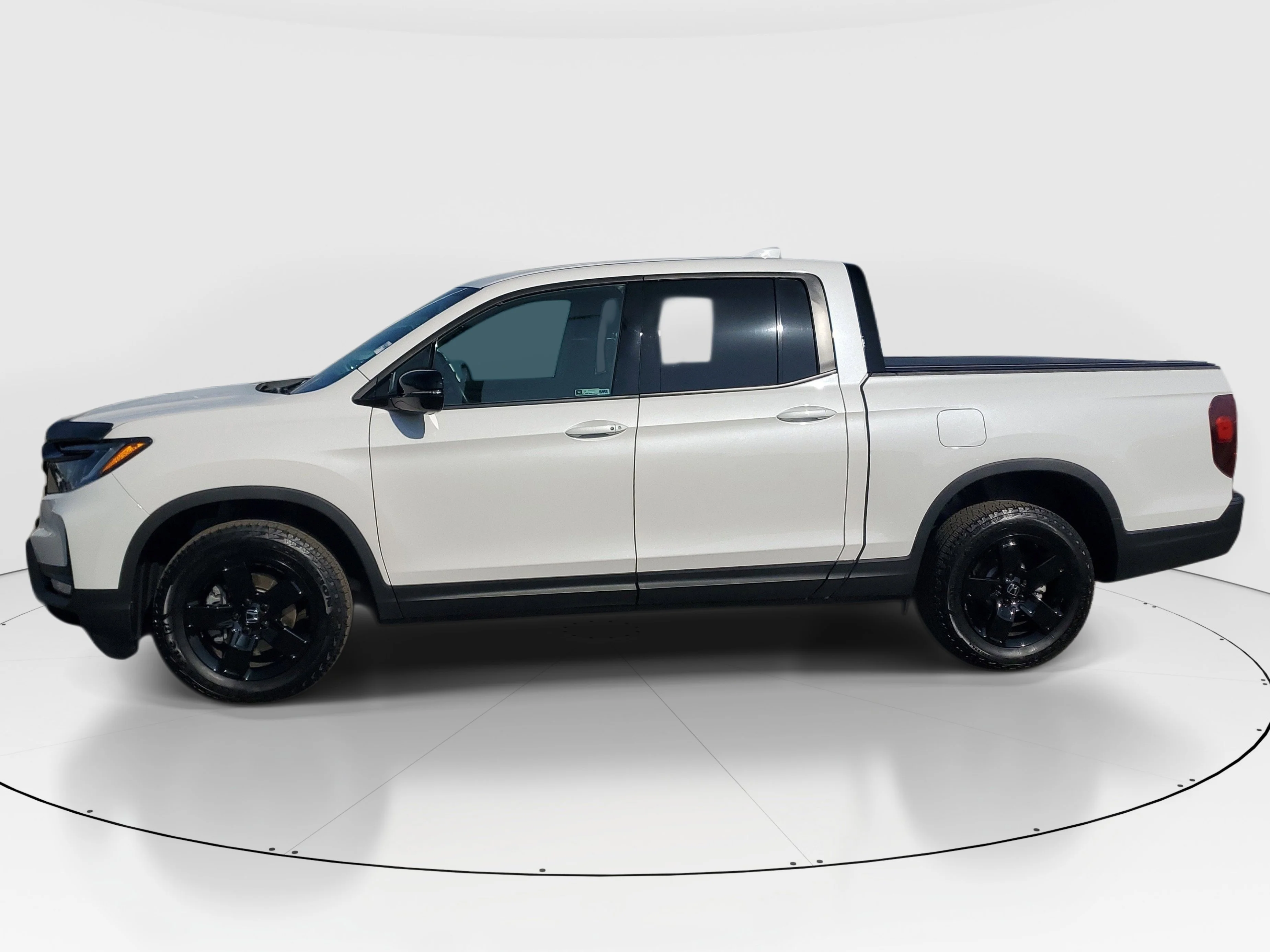 Certified Used 2025  Honda Black Edition image 2
