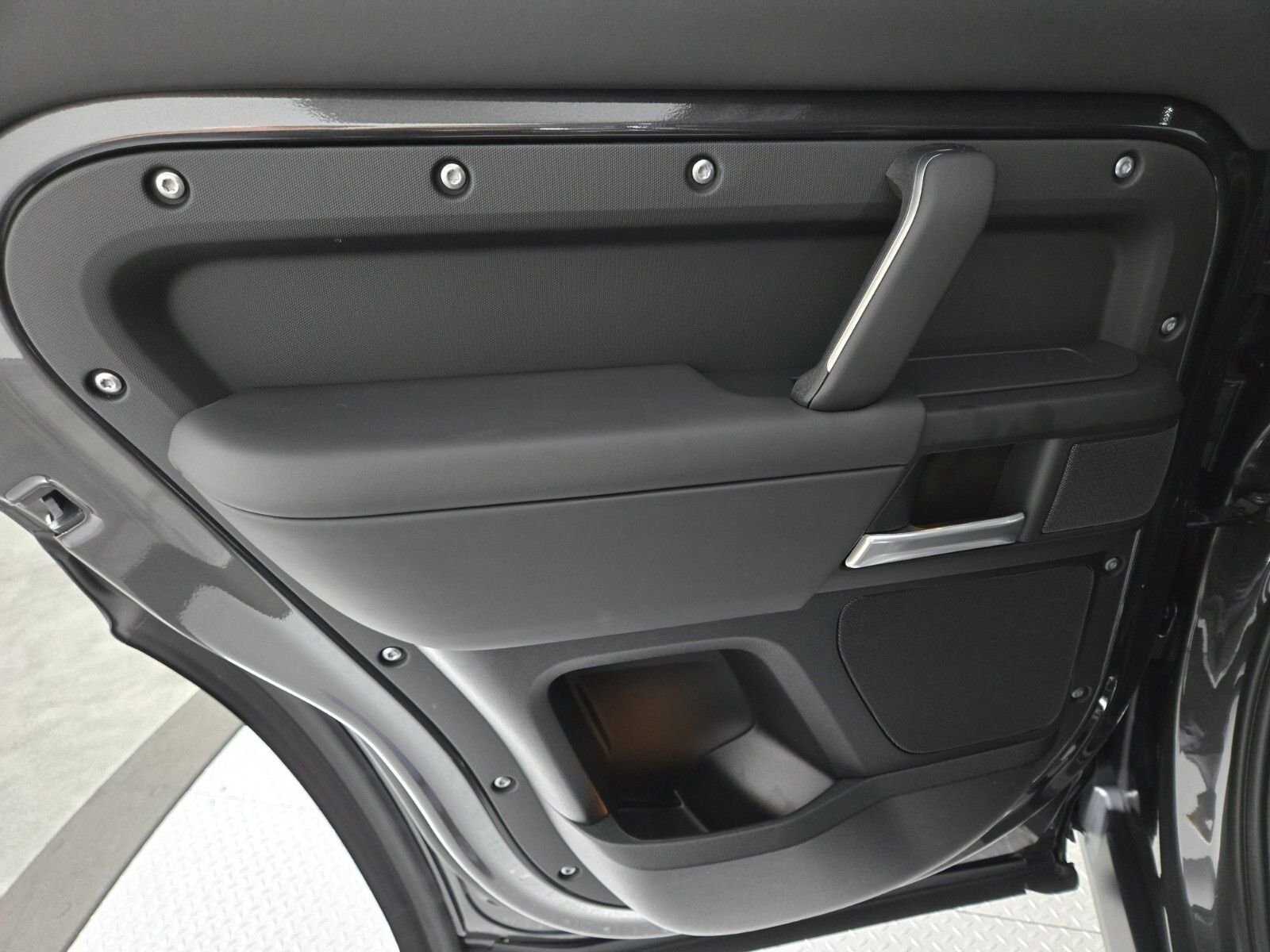 New 2026 Carpathian Grey Land Rover X-Dynamic SE image 21