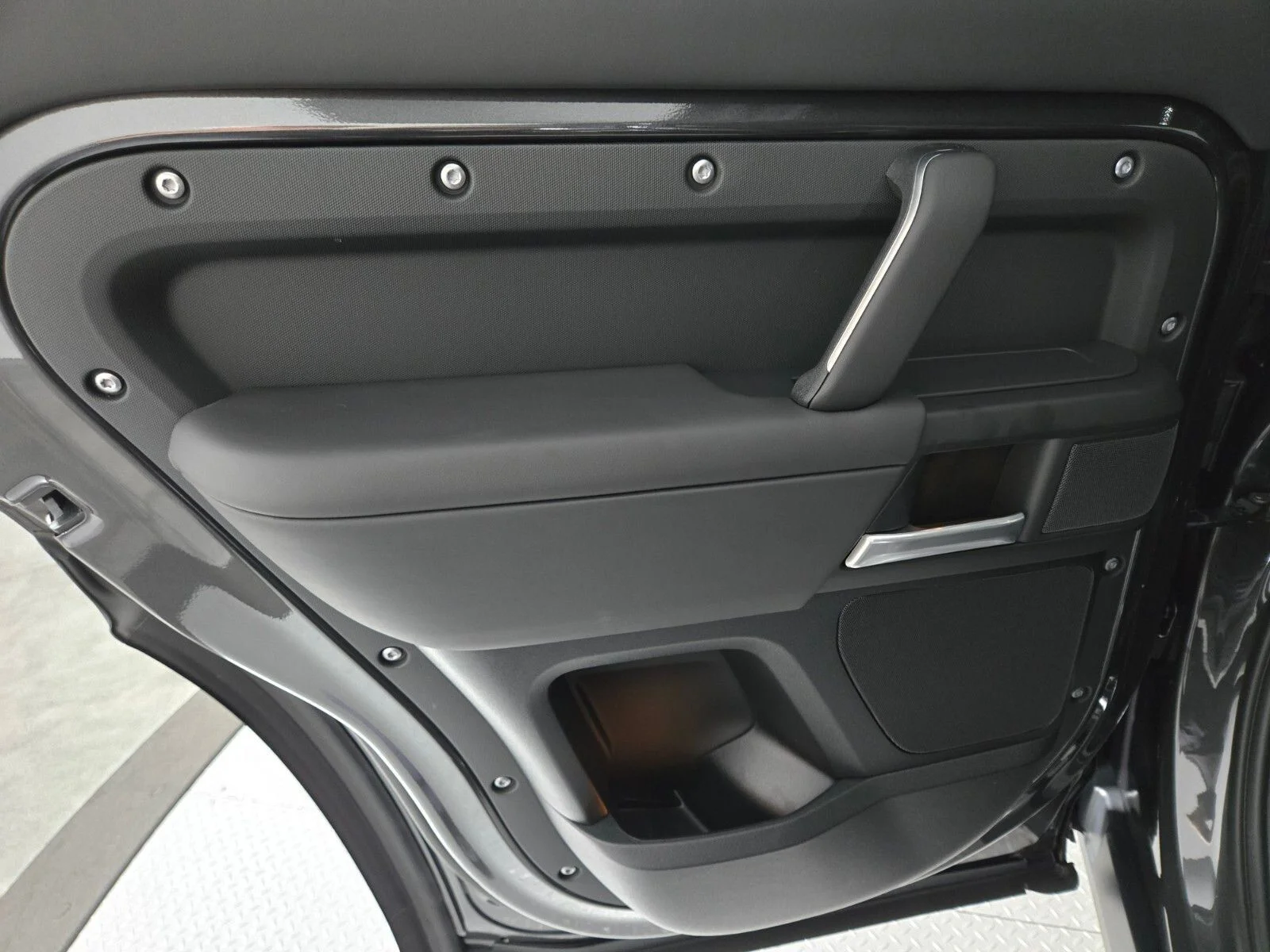 New 2026 Carpathian Grey Land Rover X-Dynamic SE image 21