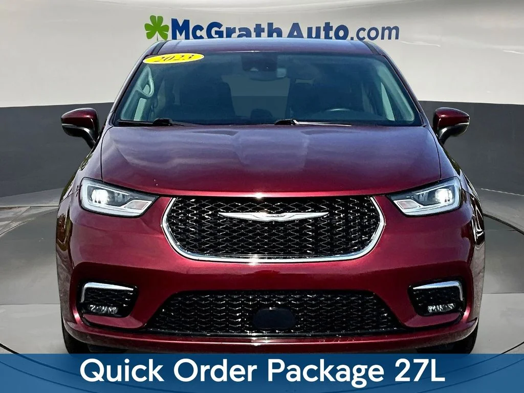 Used 2023 Red Chrysler Touring L image 2