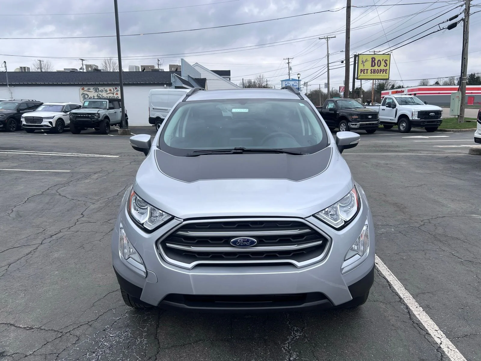 Used 2022 Silver Metallic Ford SE image 3