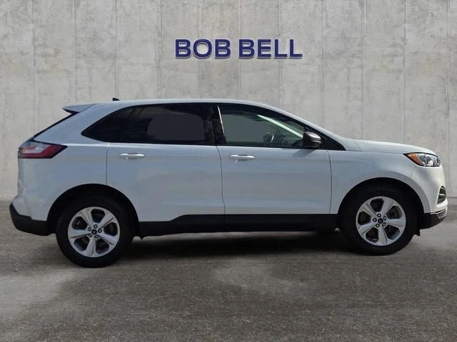 Used 2022 White Ford SE image 6