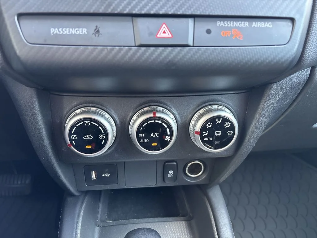 Used 2024 Silver Mitsubishi 2.0 ES image 16