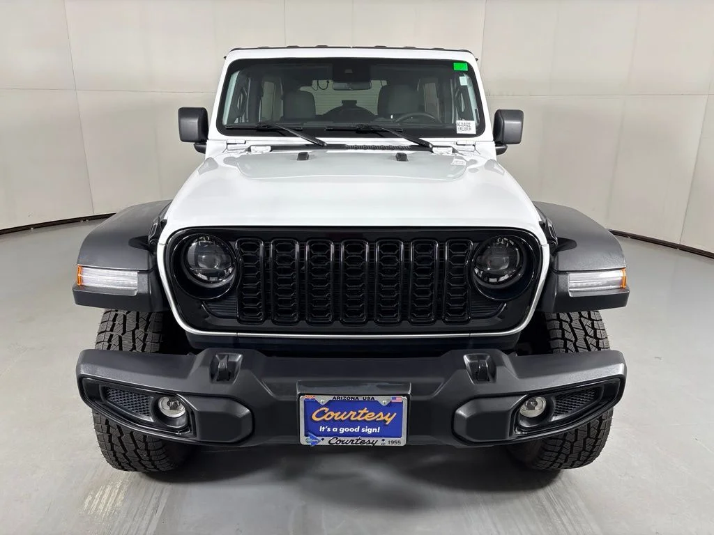 Used 2025 White Jeep Willys image 3