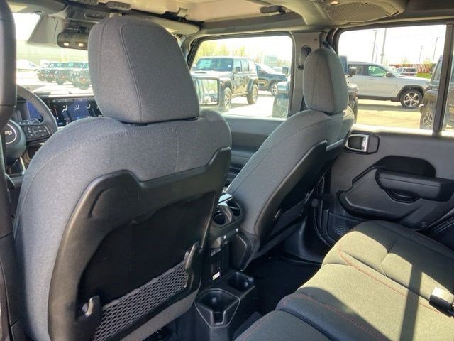 Certified Used 2025 Granite Crystal Metallic Clearcoat Jeep Rubicon image 22