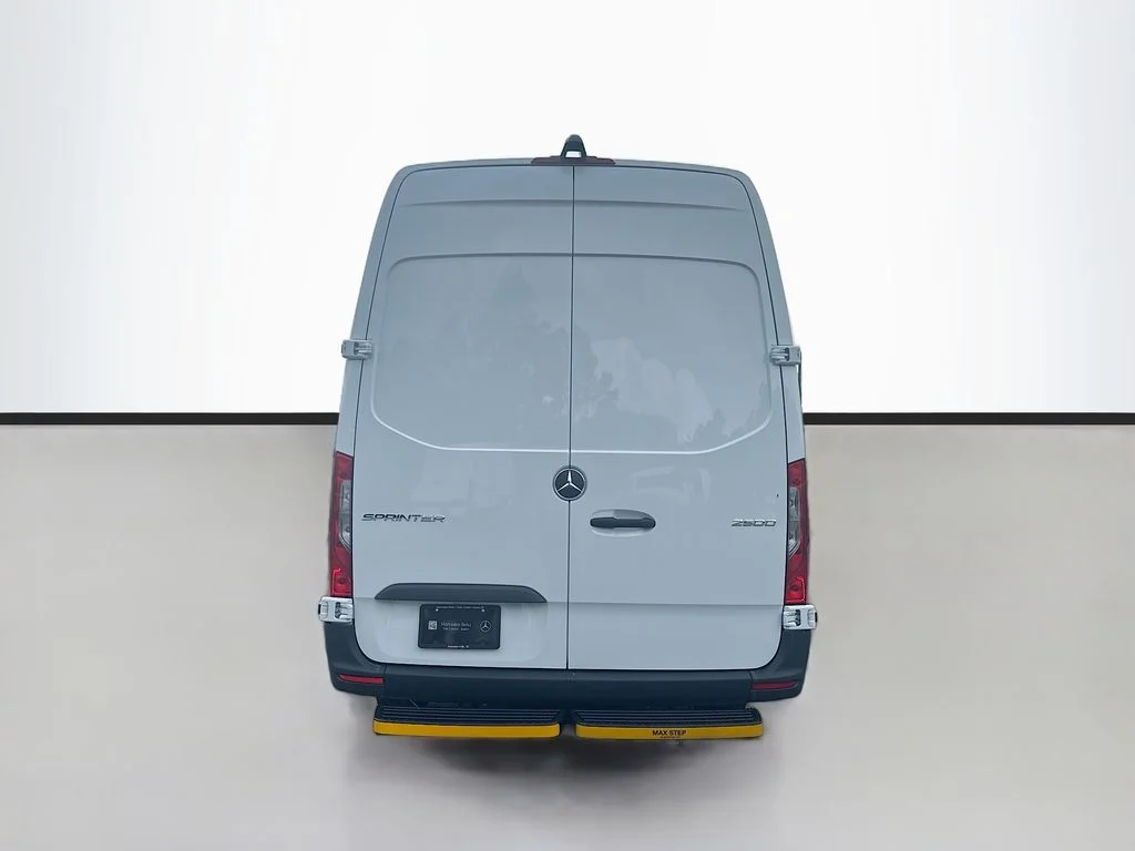 Used 2026 WHITE Mercedes-Benz Cargo Van image 5