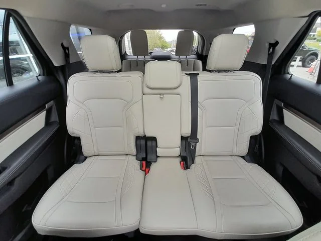 Used 2018 Blue Ford Platinum image 47
