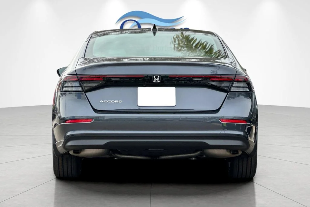 New 2026 Meteorite Gray Metallic Honda SE image 5