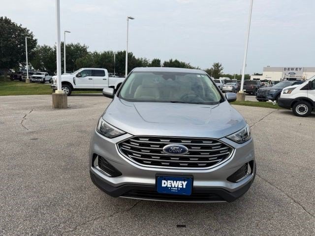 Used 2022 Silver Metallic Ford SEL image 2