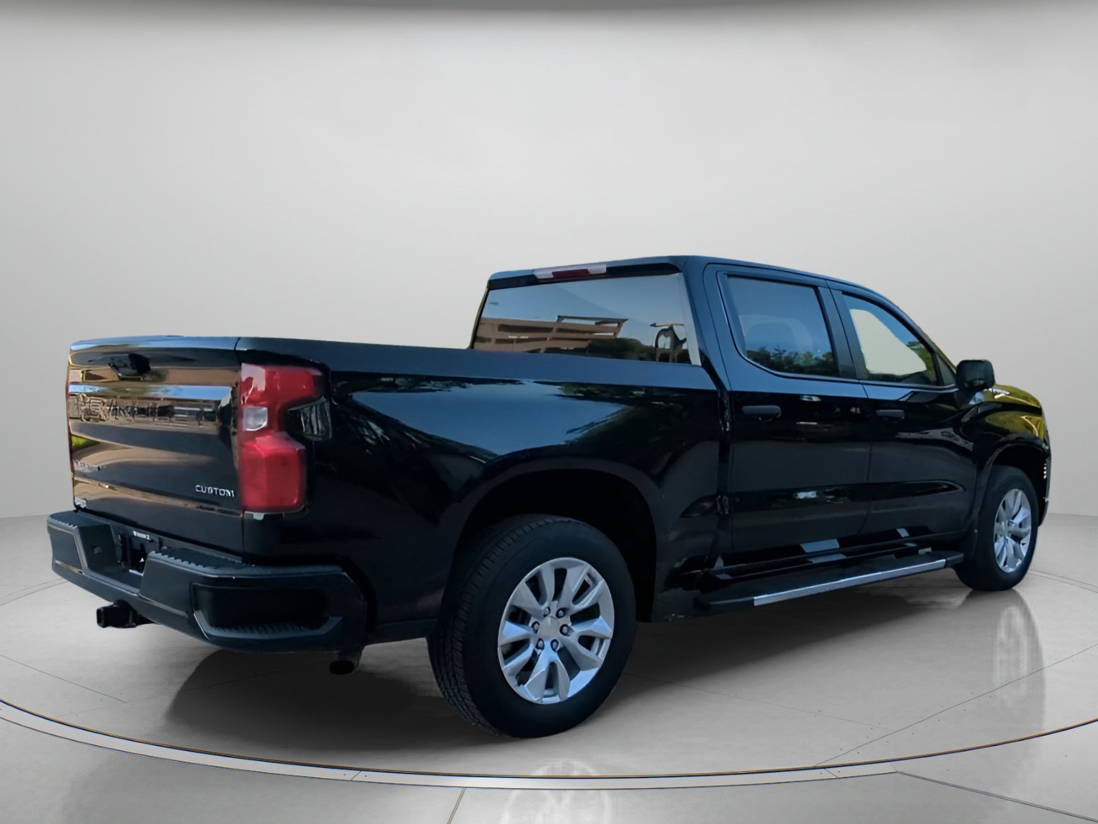 Used 2024 Black Chevrolet Custom Crew Cab Pickup image 27