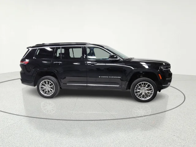 Used 2024 Black Jeep Summit image 5