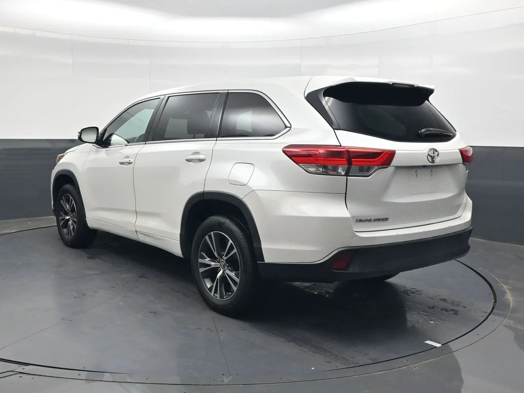 Used 2018 Blizzard Pearl Toyota LE image 6