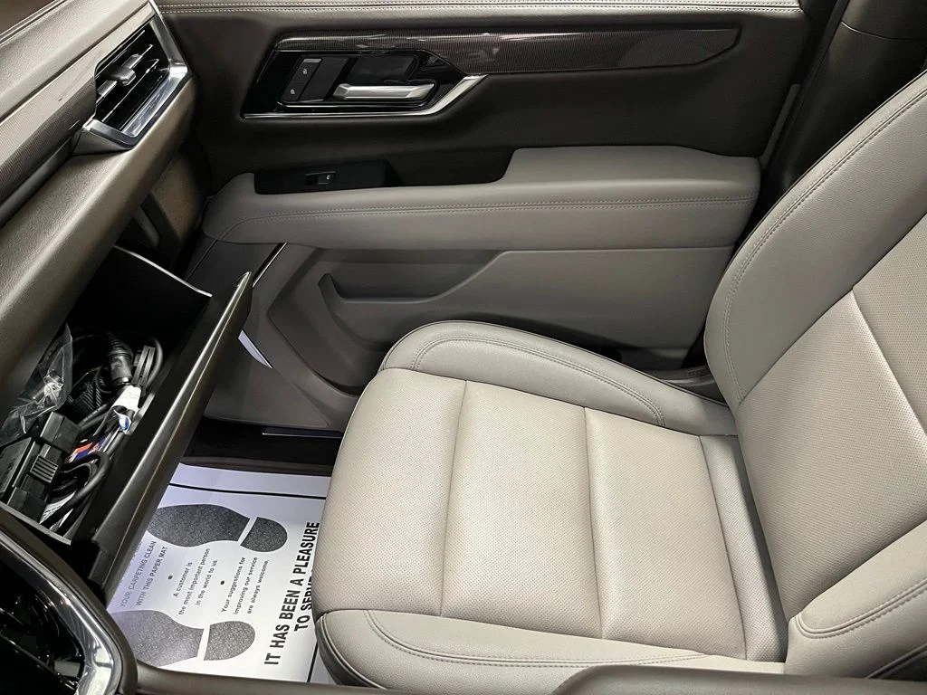 Used 2025 White GMC Elevation image 40