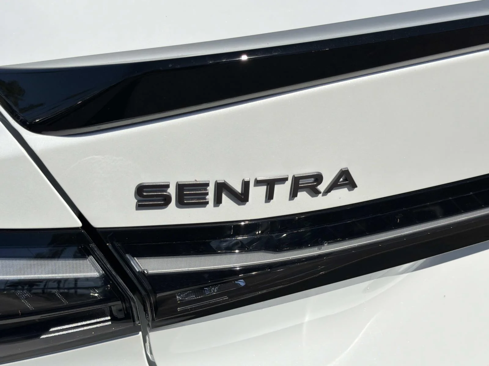 New 2027 Aspen White Tricoat/Super Black Nissan SR image 28