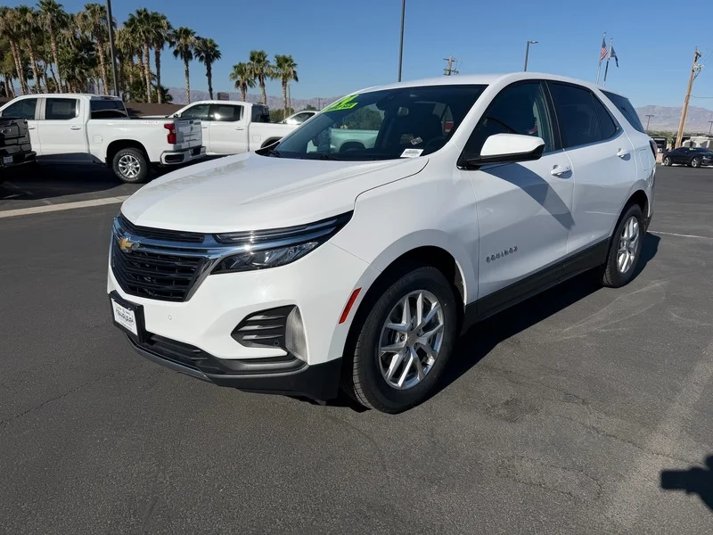 Used 2024 Summit White Chevrolet LT image 7