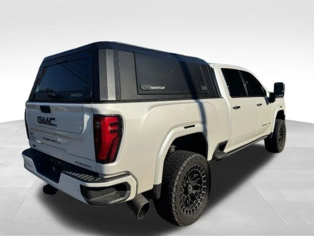 Used 2025 White GMC Denali Ultimate image 7