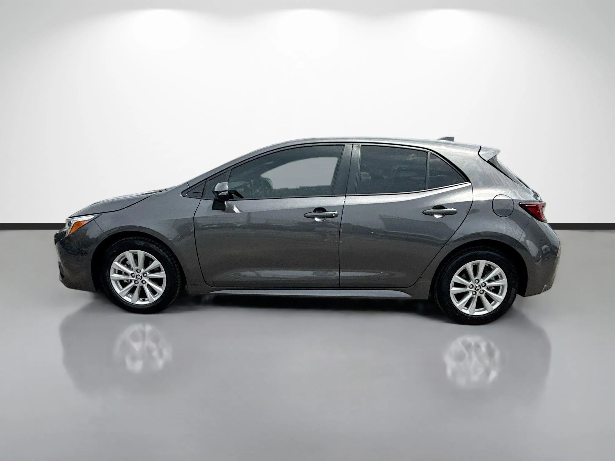 Used 2024 Magnetic Gray Metallic Toyota SE image 6
