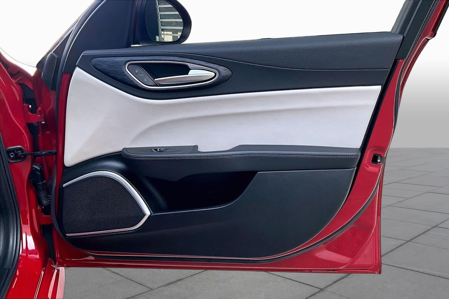 Used 2020 Alfa Rosso Alfa Romeo  image 20