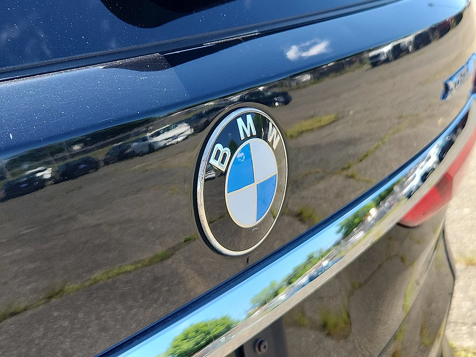 Used 2019 Black BMW xDrive40i image 31