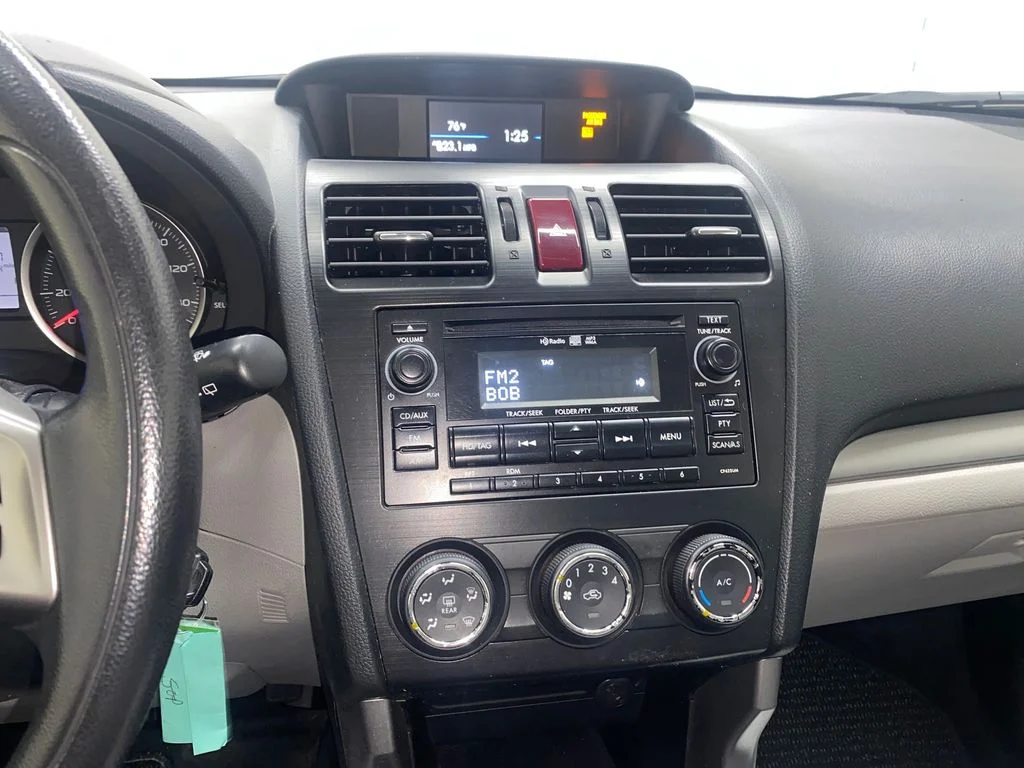 Used 2014 Green Subaru 2.5i Premium image 21